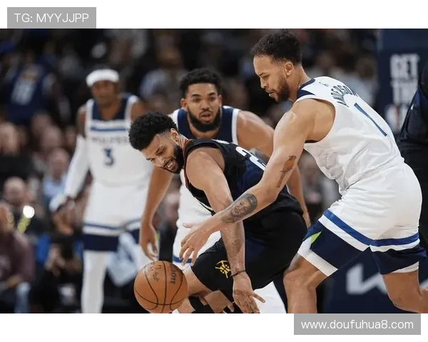 鹈鹕主帅称赞费尔斯表现出色攻防两端展现年轻球员的无限潜力